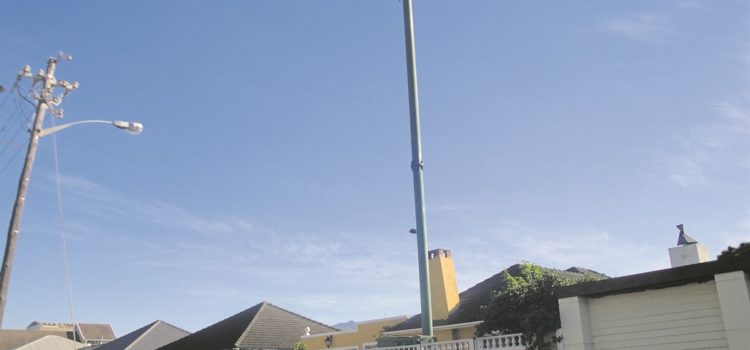 “Take the mast down”